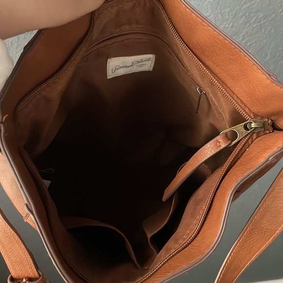 ❤️🔥SOLD❤️🔥Universal Thread Shoulder Bag - Picture 6 of 8